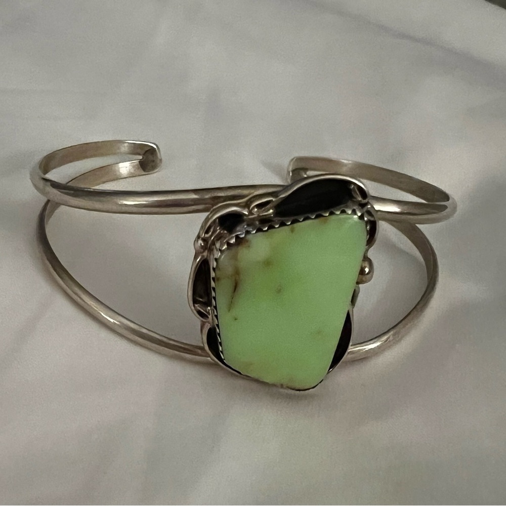 Elegant Silver Cuff Bracelet with Green Stone